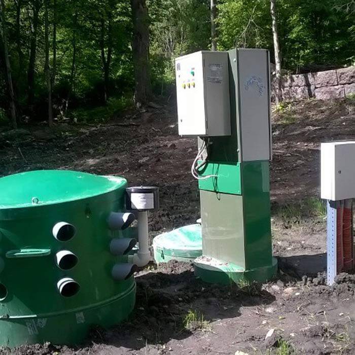 Хозяйственно-бытовой и ливневой сток - 30 м3 в сутки и 20 л/с, дом интернат, Ленинградская обл.